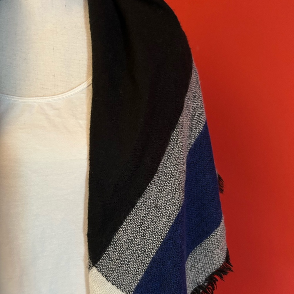 Scarf - Picture 6 of 8